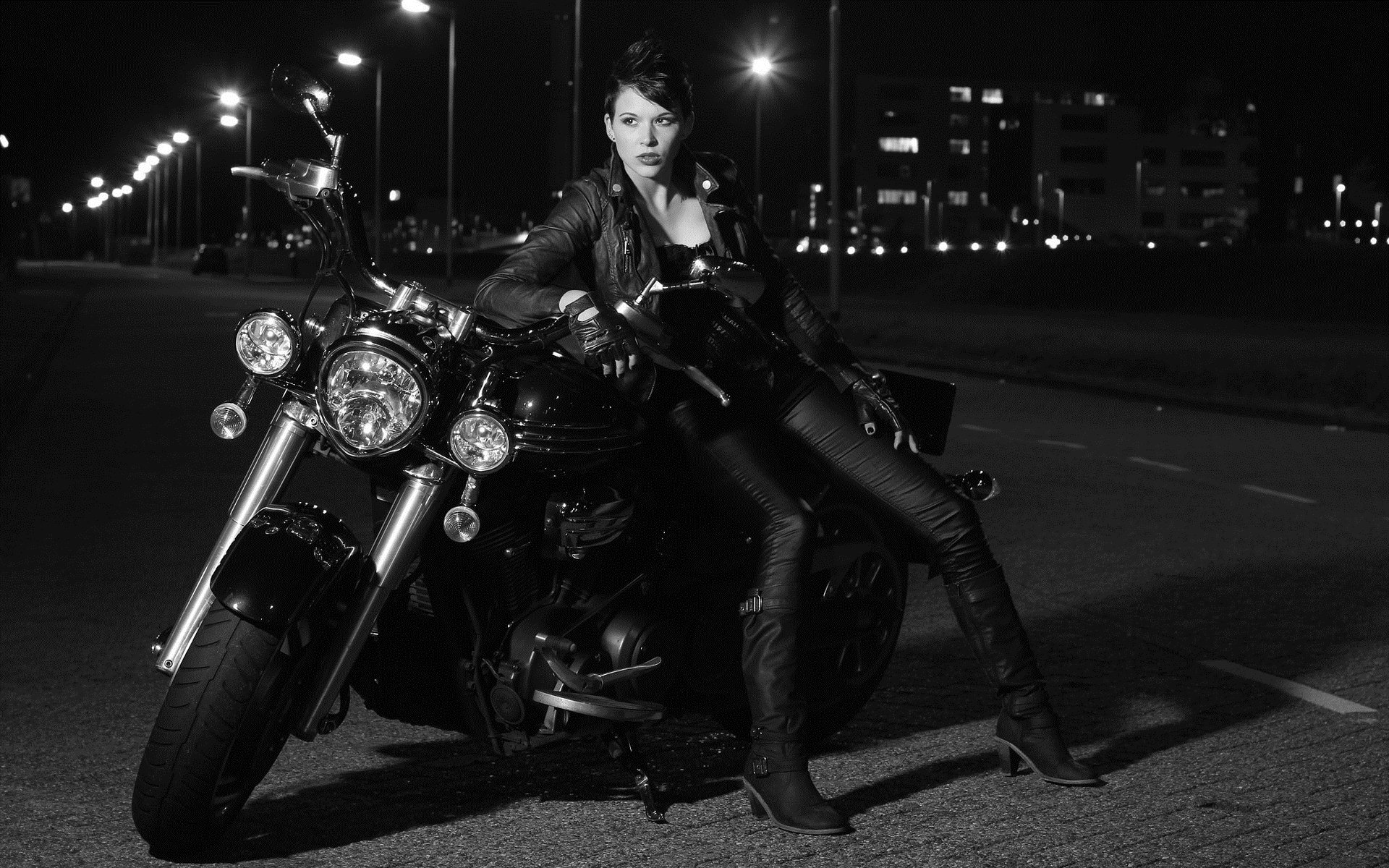 Photo Beautiful girls and motorcycles in Joao Pesoa