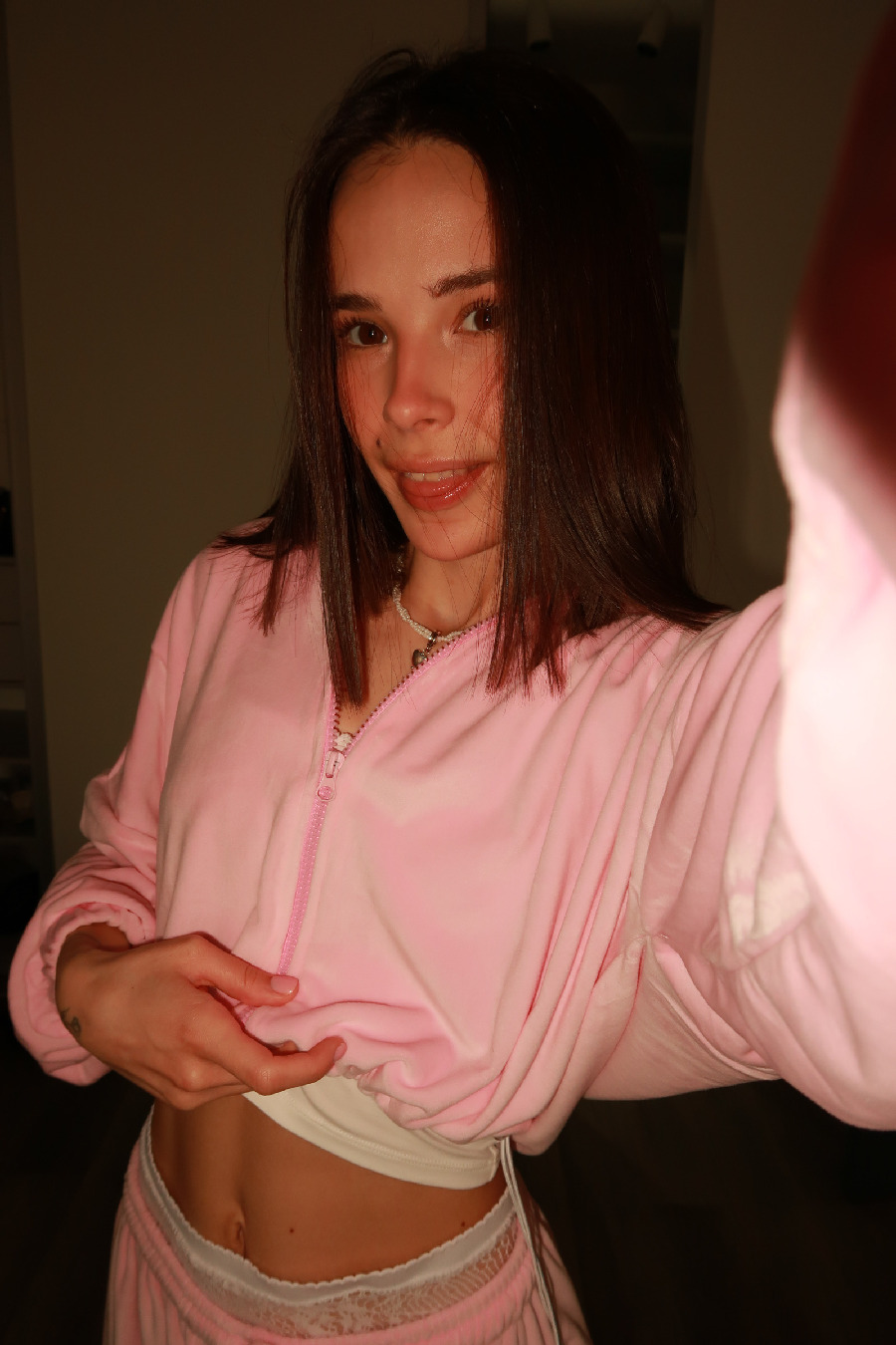 Tina brings the glow — live moments in Joao Pesoa