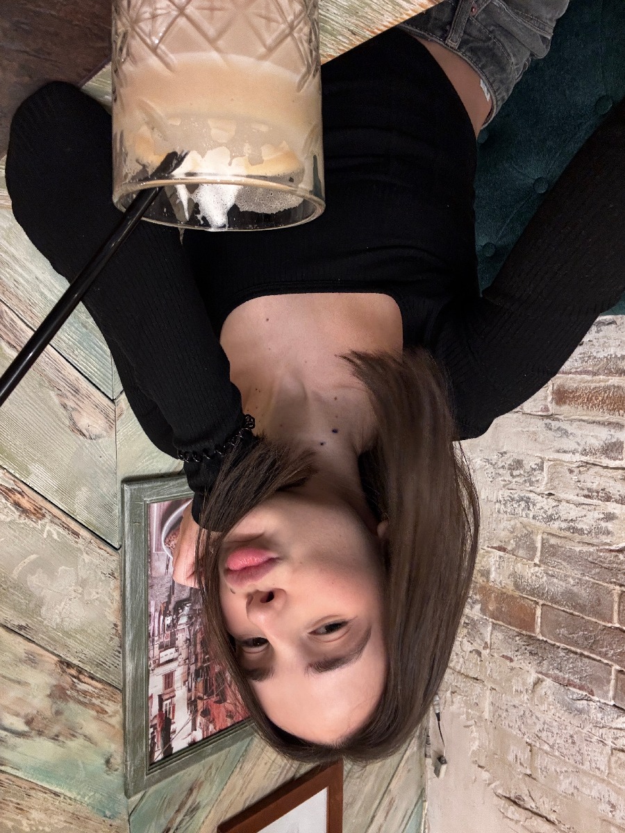 Fresh photos, fresh mood — Tina online in Joao Pesoa